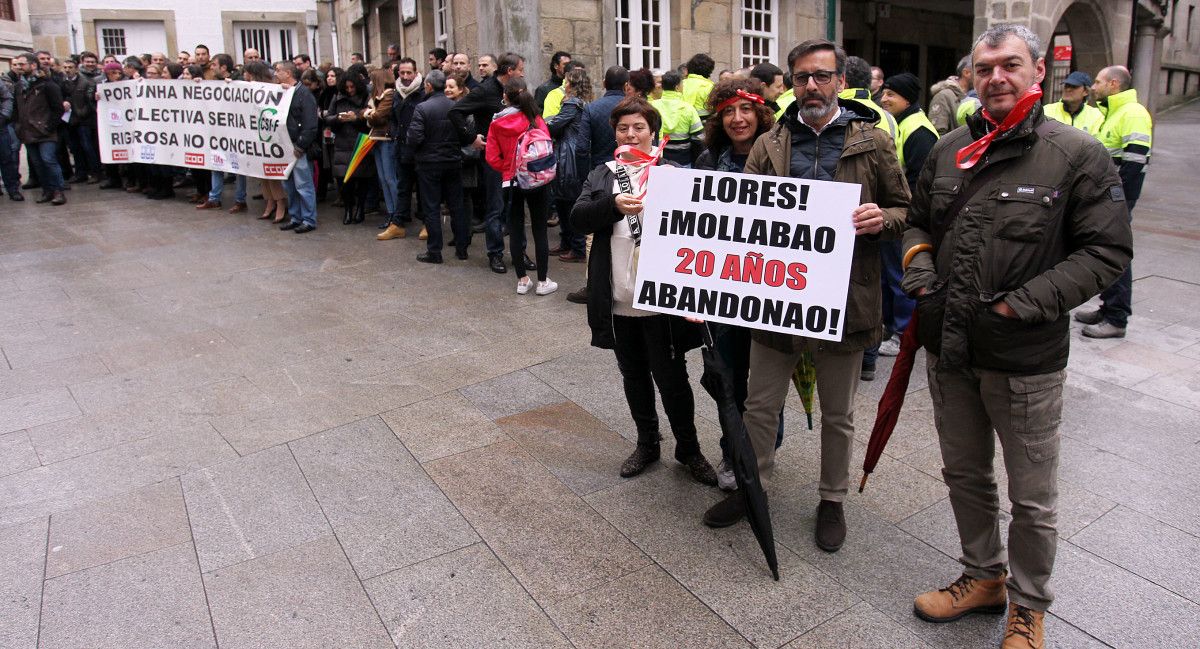 Protestas de los vecinos de Mollavao y de los funcionarios municipales