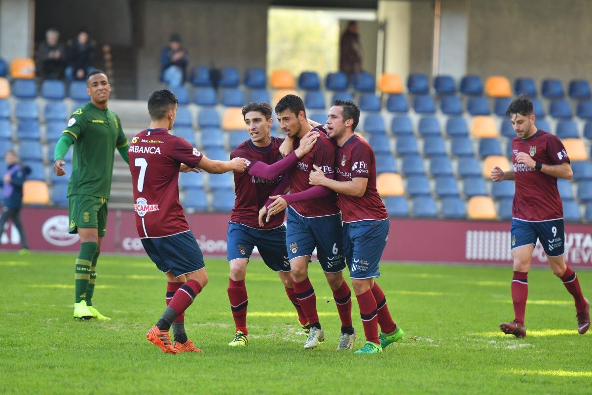 Partido entre Pontevedra e Las Palmas Atlético en Pasarón