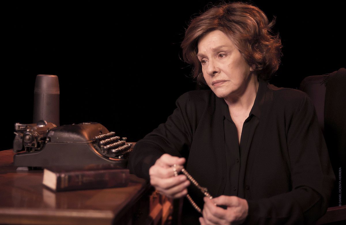 Lola Herrera interpreta "Cinco horas con Mario"