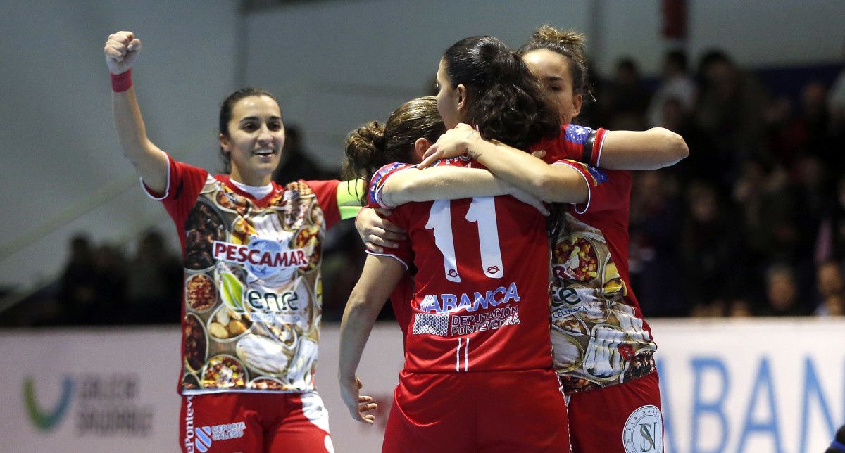 Las jugadoras del Poio Pescamar celebrando un gol ante el Alcorcón