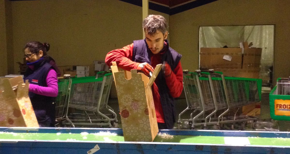 Diego Touriño traballa na empresa Froiz