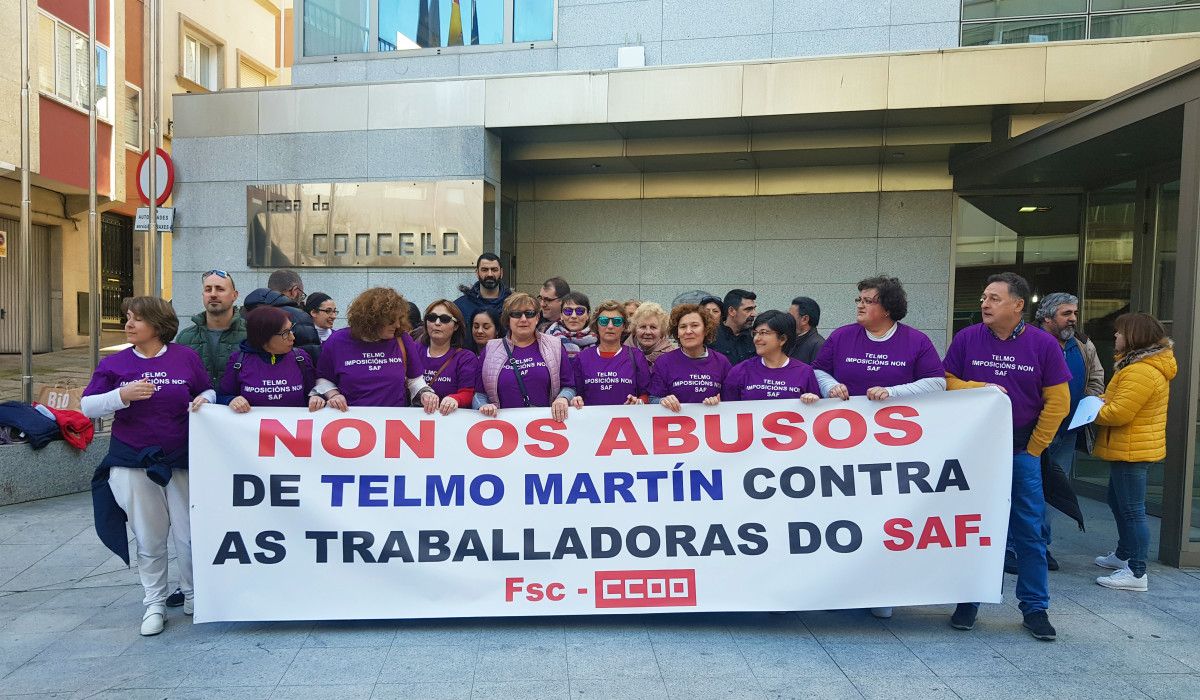 Concentración de las trabajadoras de Ayuda en el Hogar del Concello de Sanxenxo