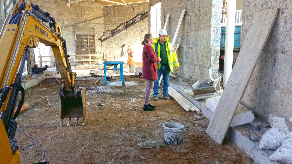 Visita a las obras de rehabilitación del antiguo mercado de Moraña