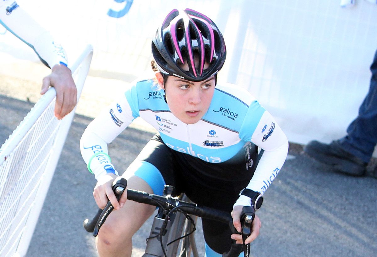 Irene Trabazo, na primeira xornada do Campionato de España de Ciclocrós na Illa das Esculturas