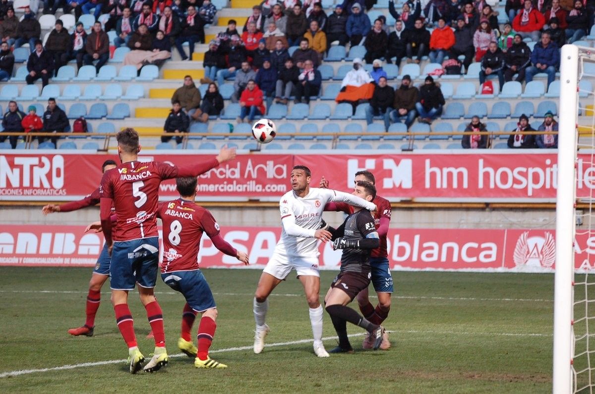 Partido entre Cultural Leonesa y Pontevedra en el Reino de León en la temporada 18-19