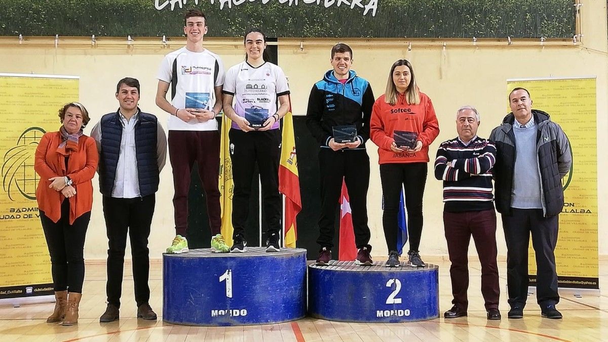  Raquel Miguens en el podio del Máster Absoluto de Bádminton en Collado Villalba