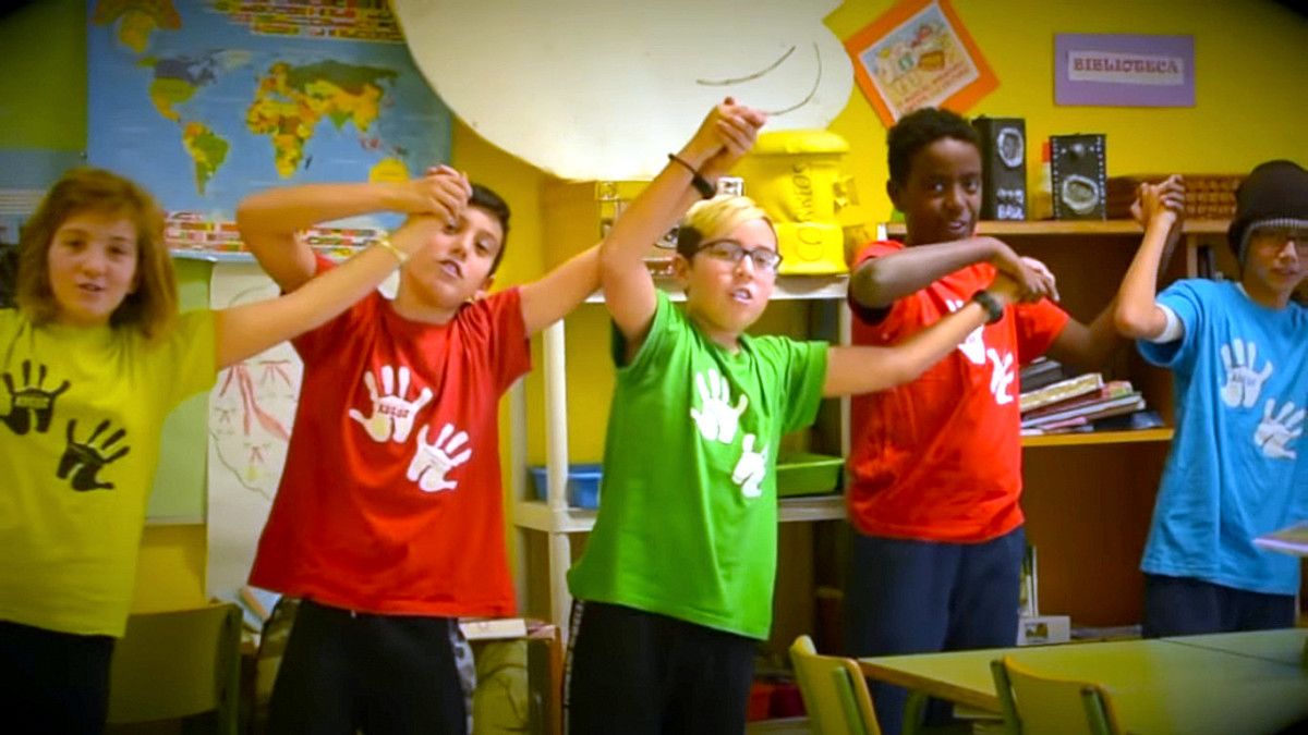 Fotograma do vídeoclip 'Imaxinar', do CEIP do Carballal de Marín