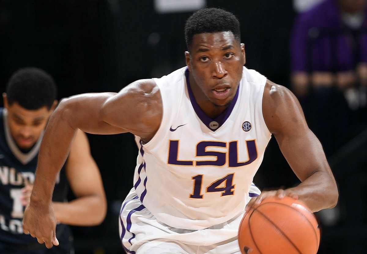 Randy Onwuasor nun partido cos Tigers LSU