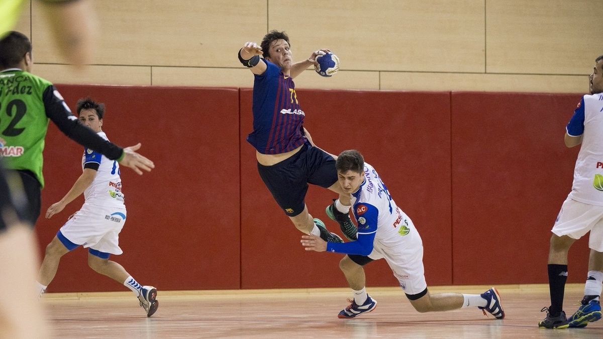 Partido entre Barcelona B e Cisne na Ciutat Esportiva Joan Gamper