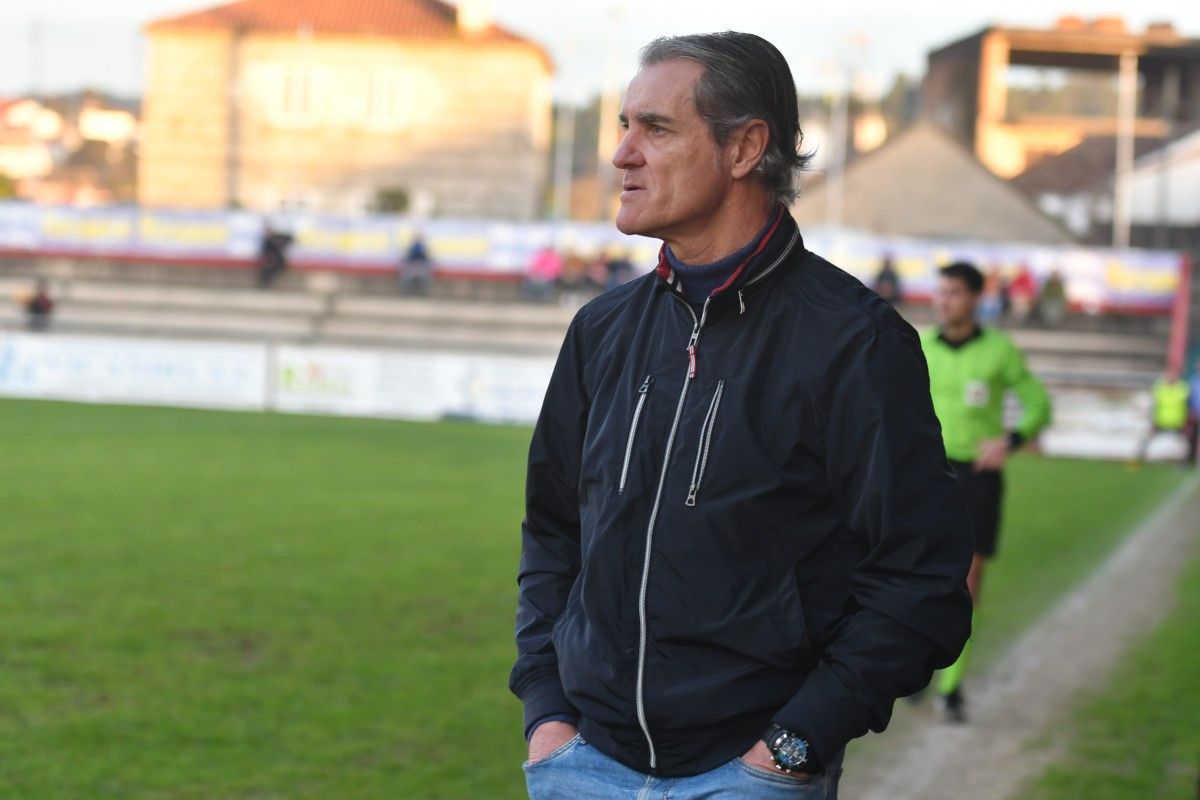 Rafa Sáez, en el partido entre el Arosa y el Céltiga en A Lomba