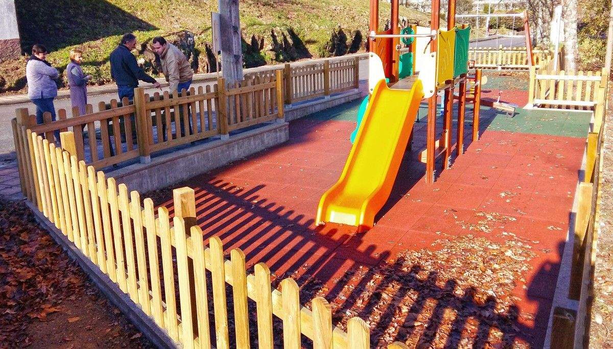 Novo parque de xogos da parroquia de Viascón