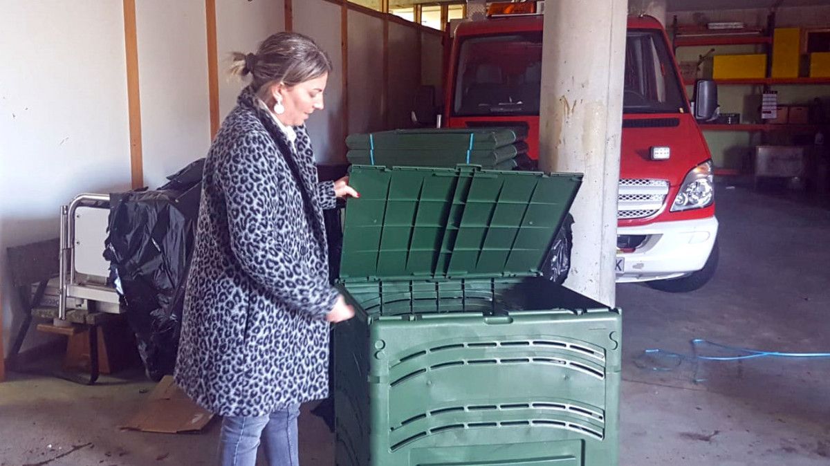 Composteiros individuais que se repartirán en Moraña