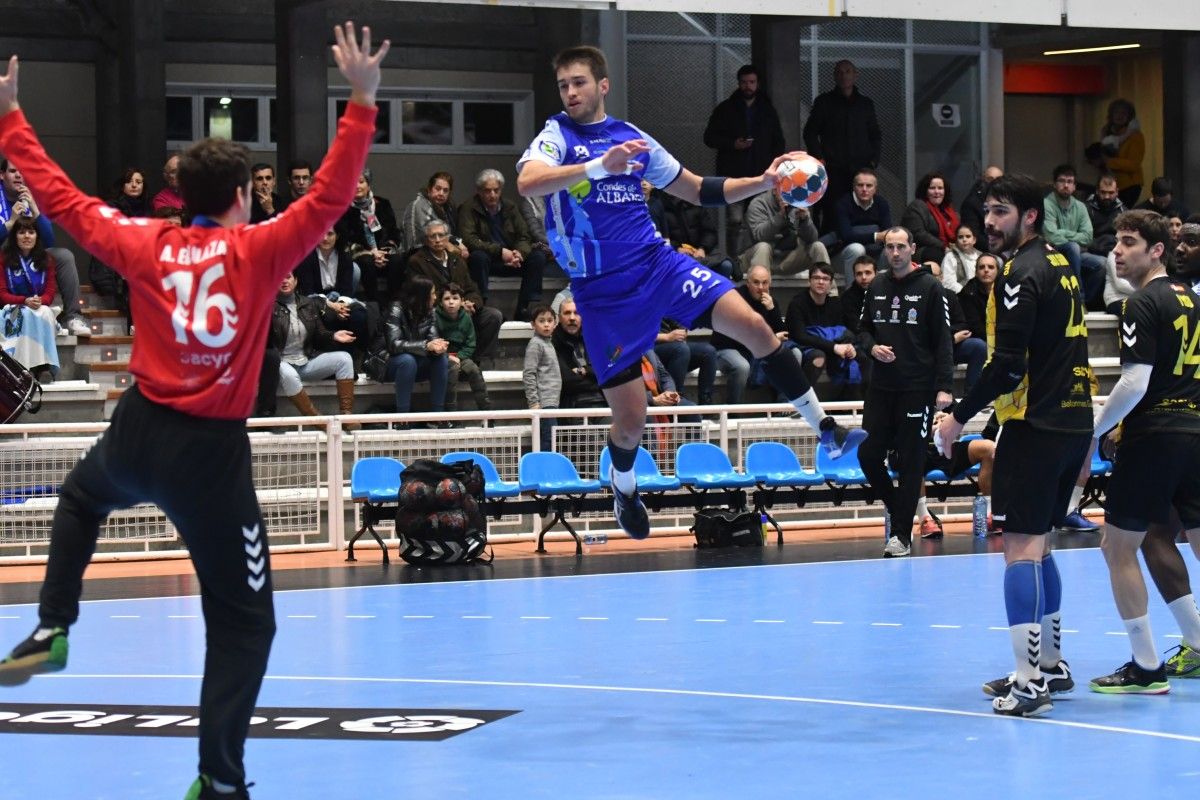 Partido del Teucro ante el Guadalajara en el Municipal de Pontevedra
