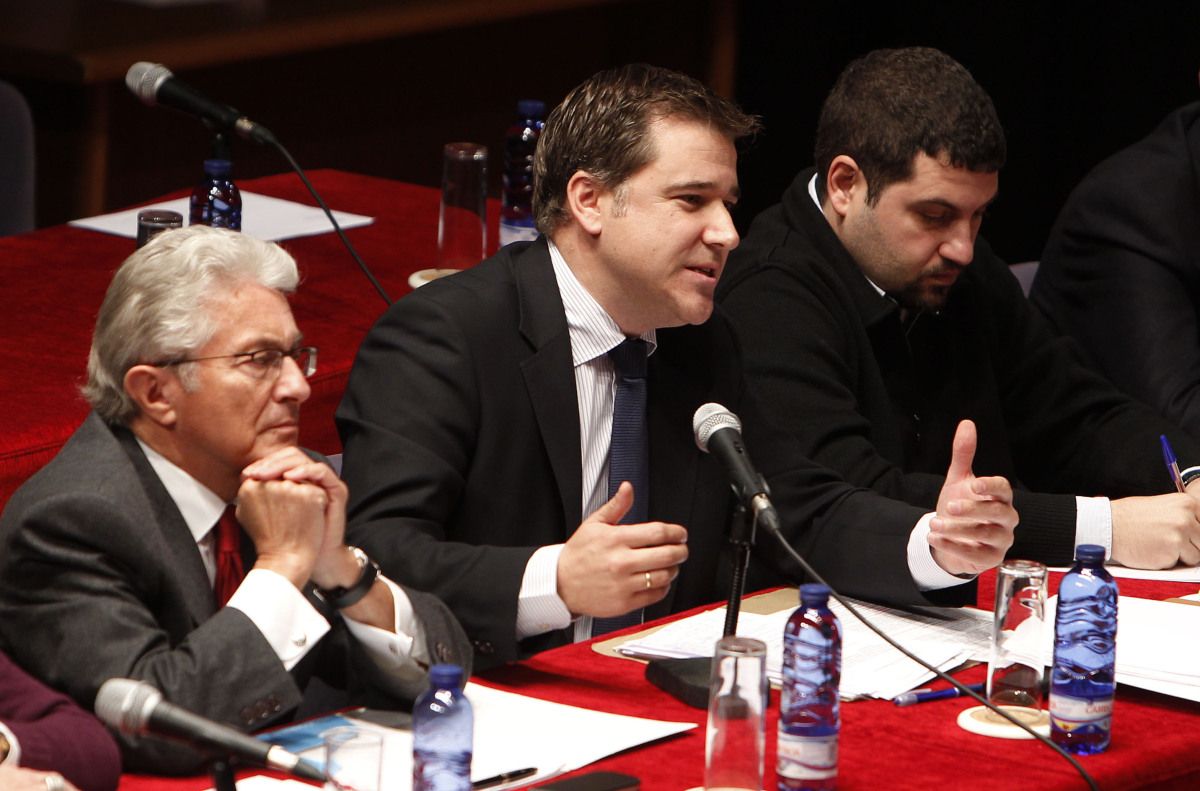 Jacobo Moreira, portavoz municipal del PP en Pontevedra, durante una intervención en el pleno