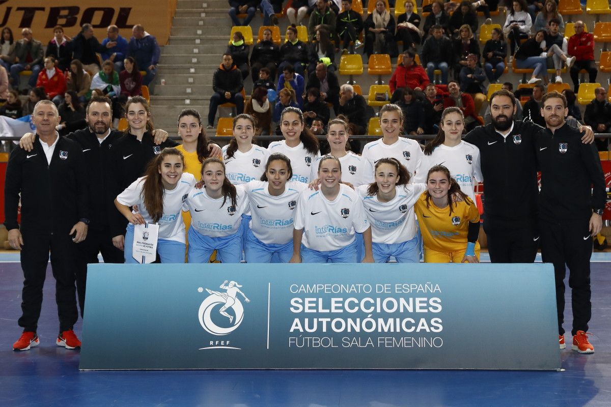 Selección Gallega Sub-20 en la final del Campionato de España, con Carol Agulla e Irene García