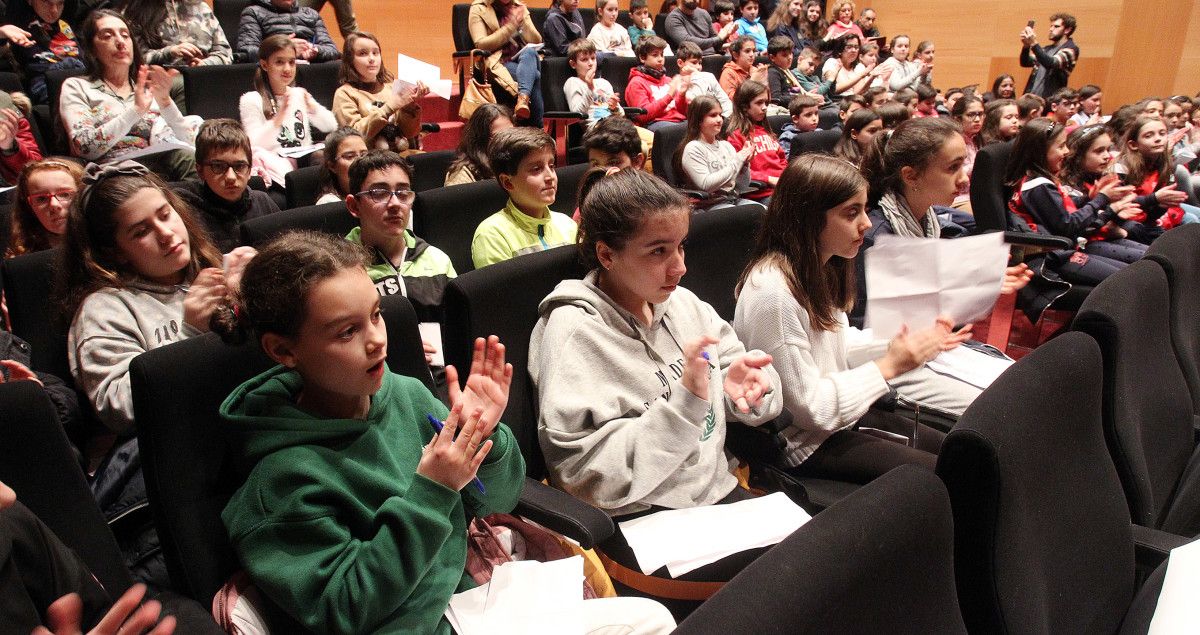 Videoconferencia para escolares da astrofísica Begoña Vila no Pazo da Cultura