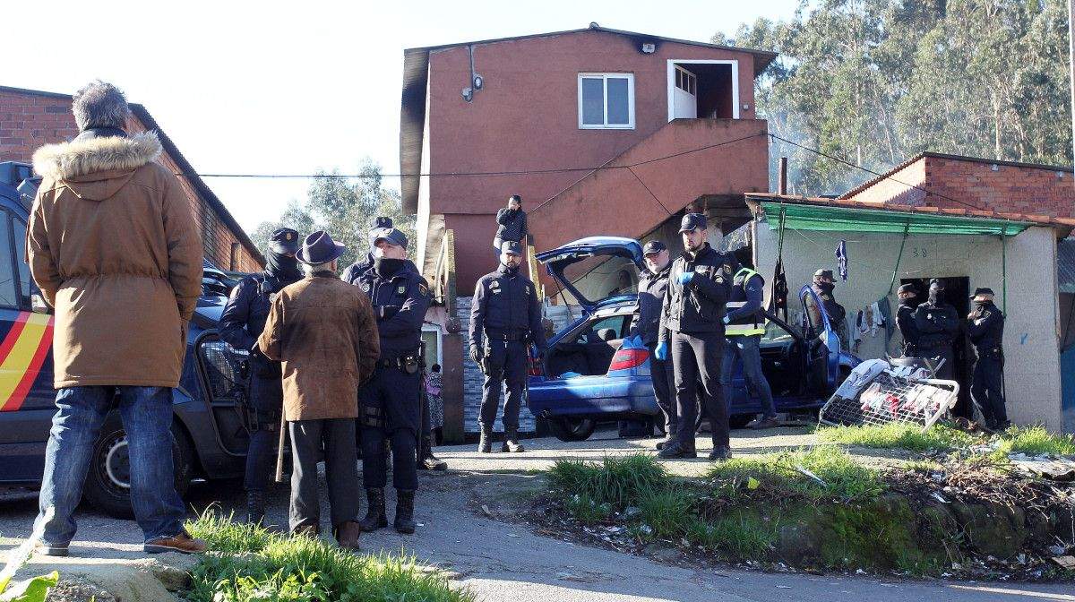 Redada da Policía Nacional no Vao de Arriba