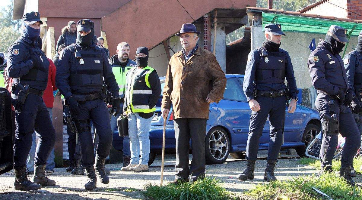 Redada da Policía Nacional no Vao de Arriba	
