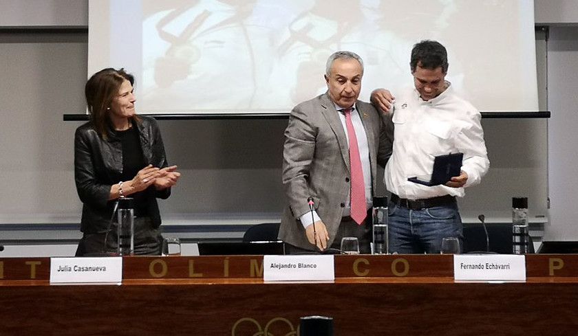 Fernando Echávarri recibe a homenaxe do Comité Olímpico Español na súa despedida