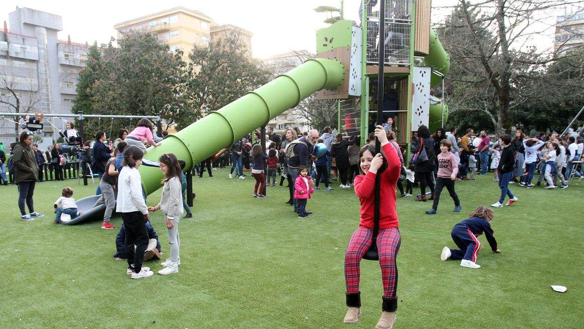 Festa de inauguración do parque infantil de Campolongo