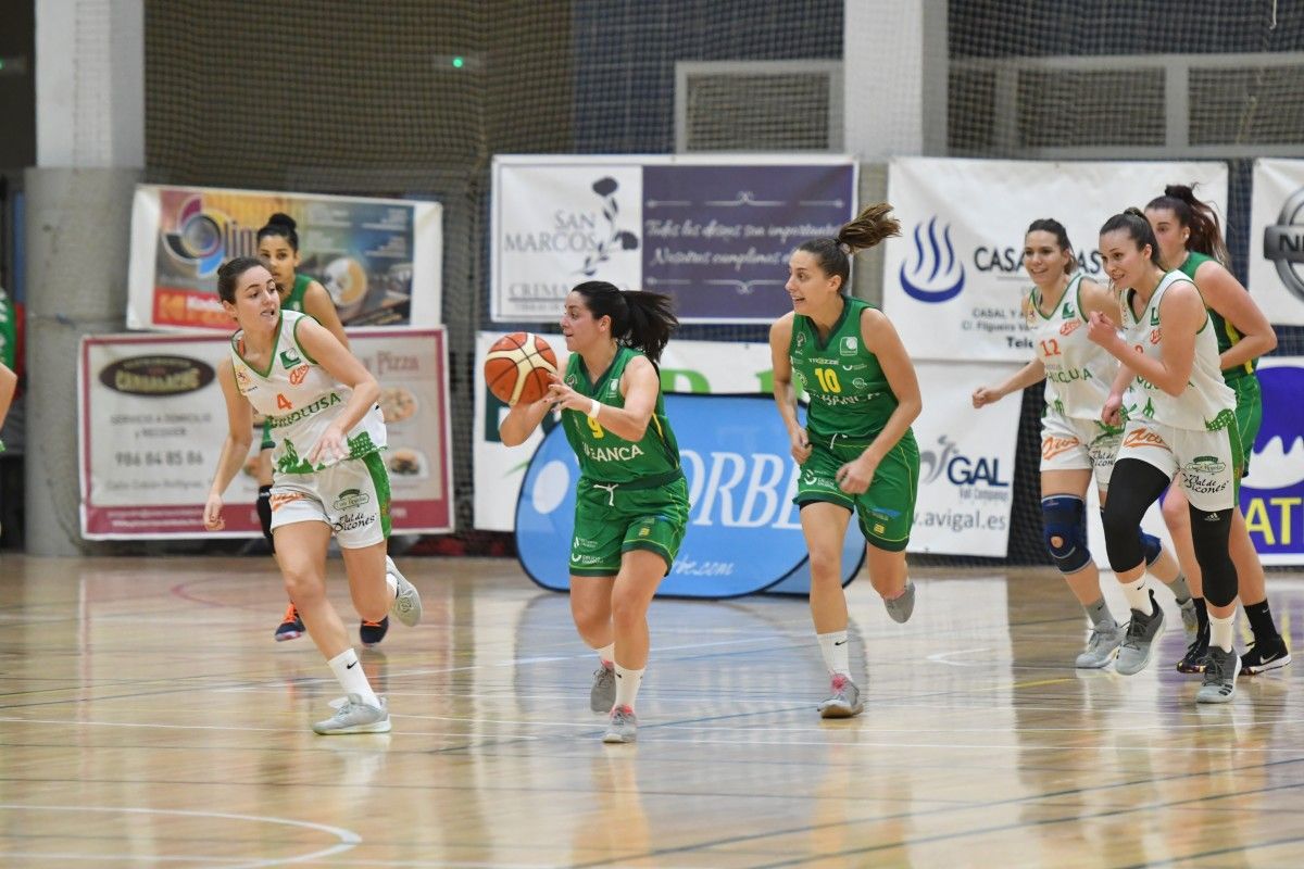 Natalia López, número 4, durante un partido entre el Arxil y el Patatas Hijolusa en el CGTD