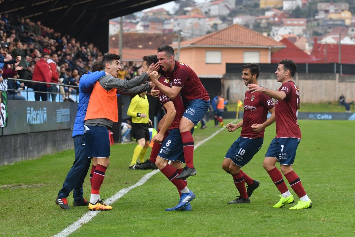 Partido entre Celta B y Pontevedra en Barreiro