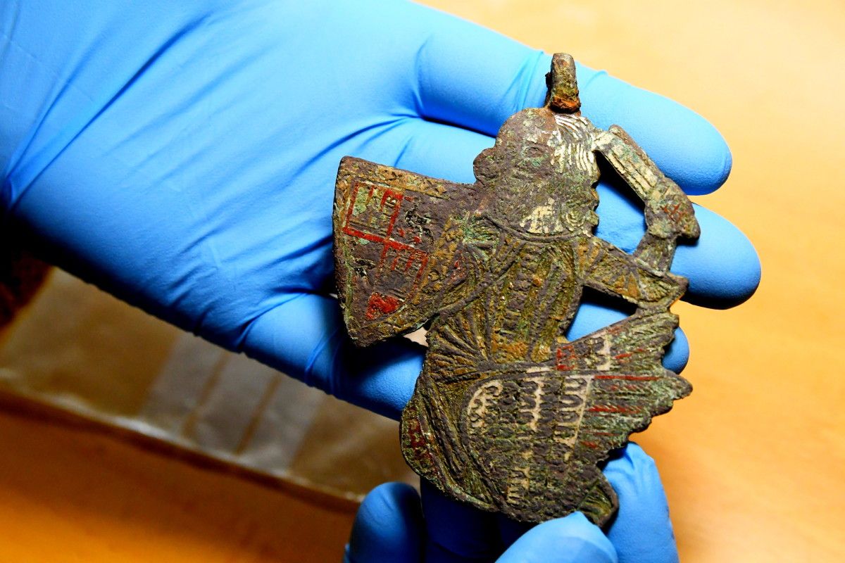 El colgante de arnés de caballería de la época medieval descubierto en Ponte Caldelas