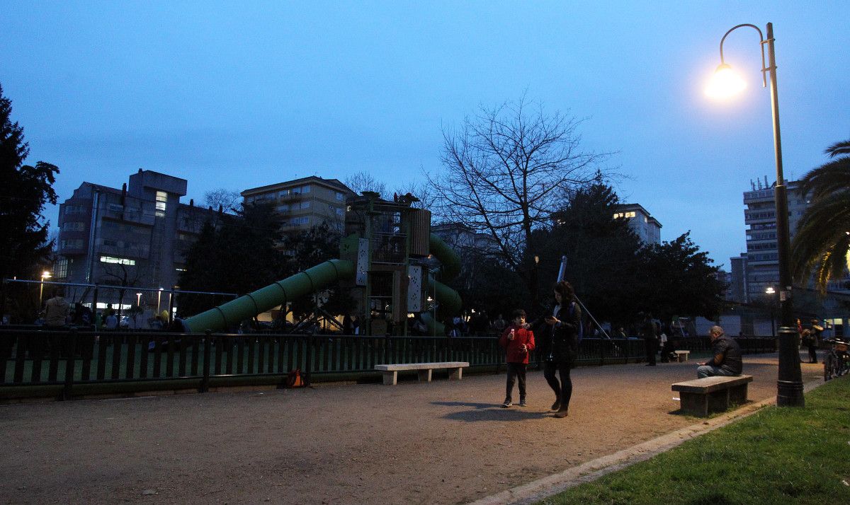 Iluminación actual no parque infantil de Campolongo