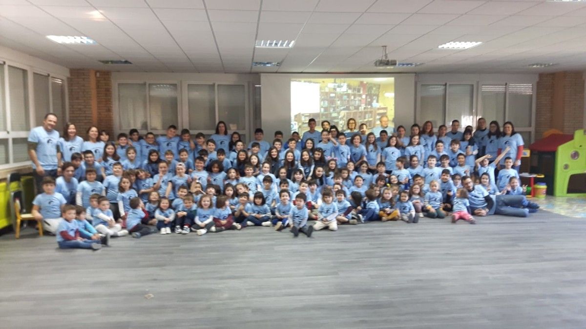 Escolares de Cotobade en la presentación de la 'Primavera das Letras de Antonio Fraguas'