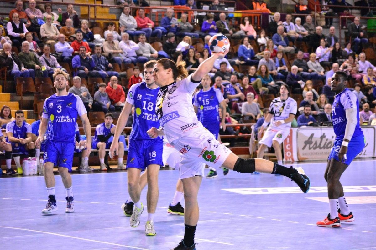 Partido entre Ademar León e Teucro