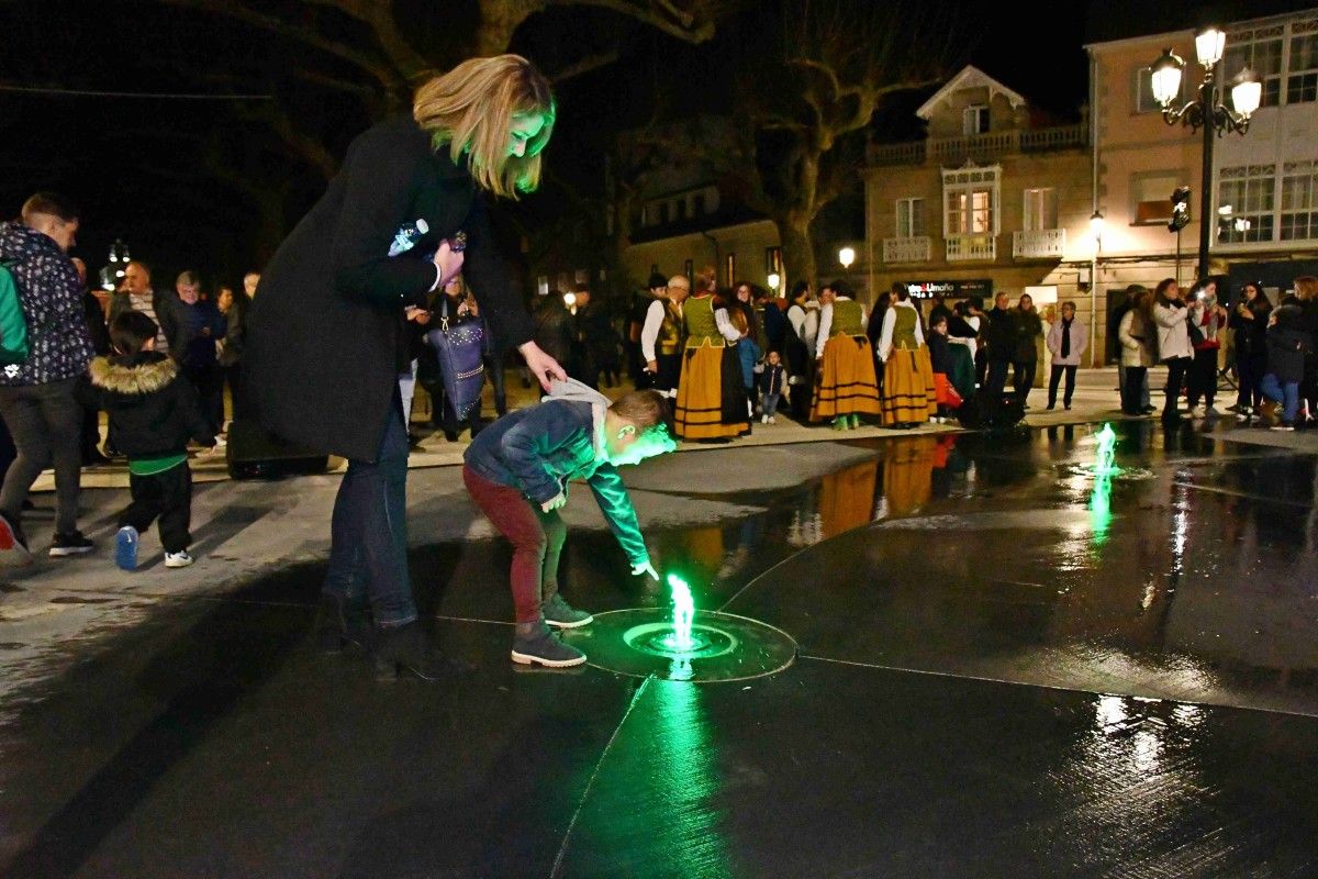 Inauguración de la Plaza de España en Ponte Caldelas