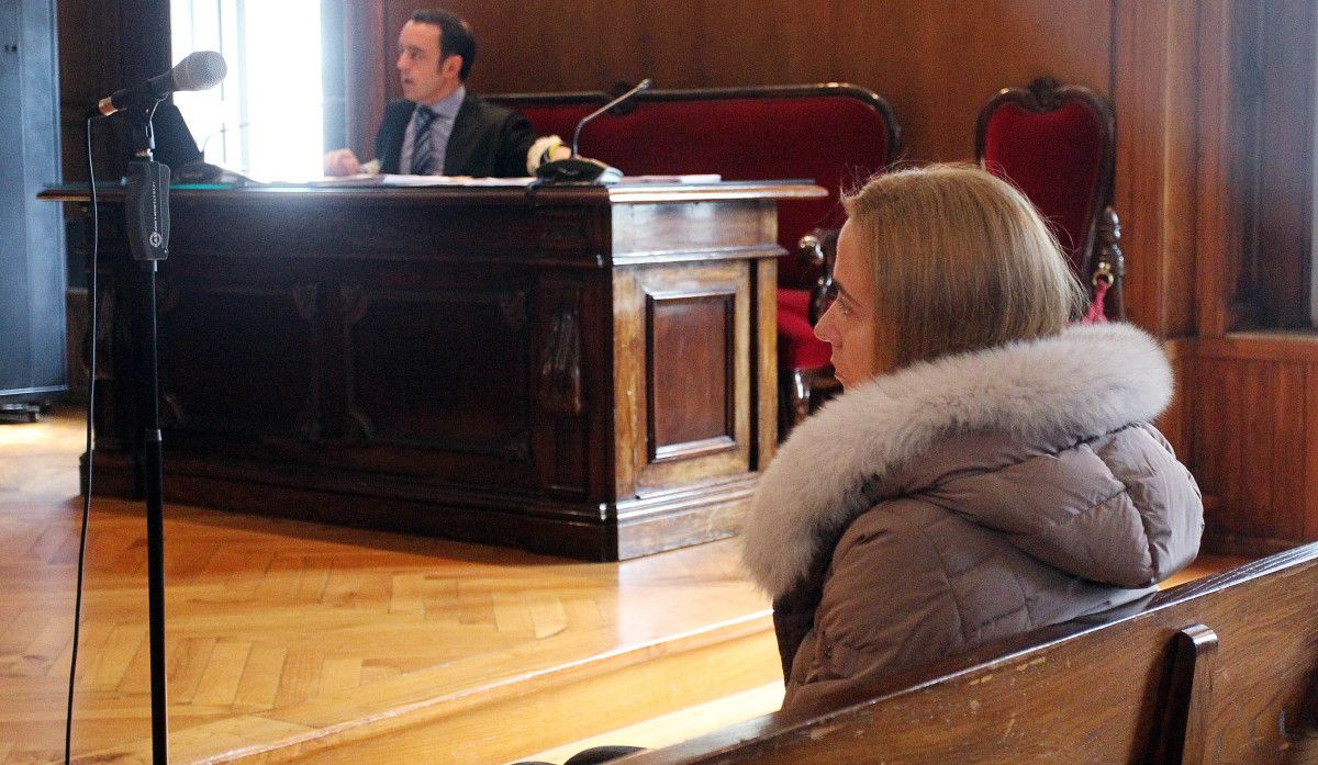Tania Varela, en el banquillo de los acusados de la Audiencia de Pontevedra