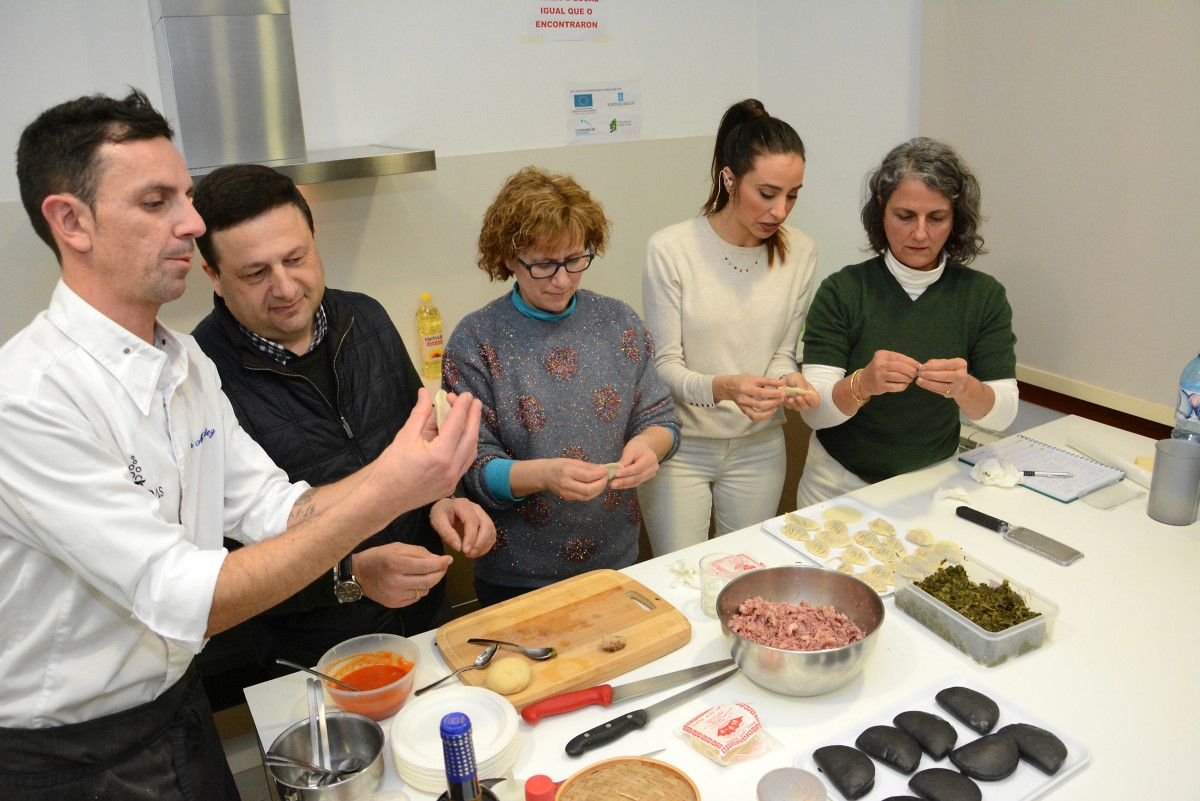 Clase de preparación do lacón con grelos co chef Iván Méndez