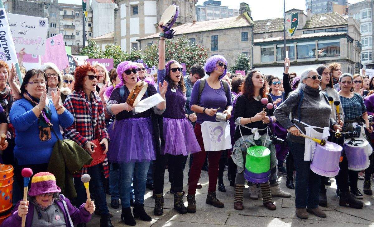 Concentración feminista na Praza da Ferrería polo 8M