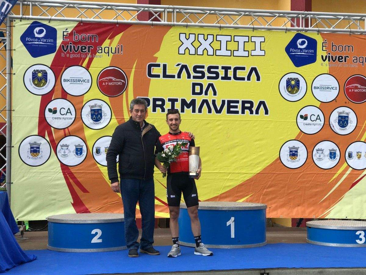 Aitor Bugarín no podio da Gran Clásica de Primavera