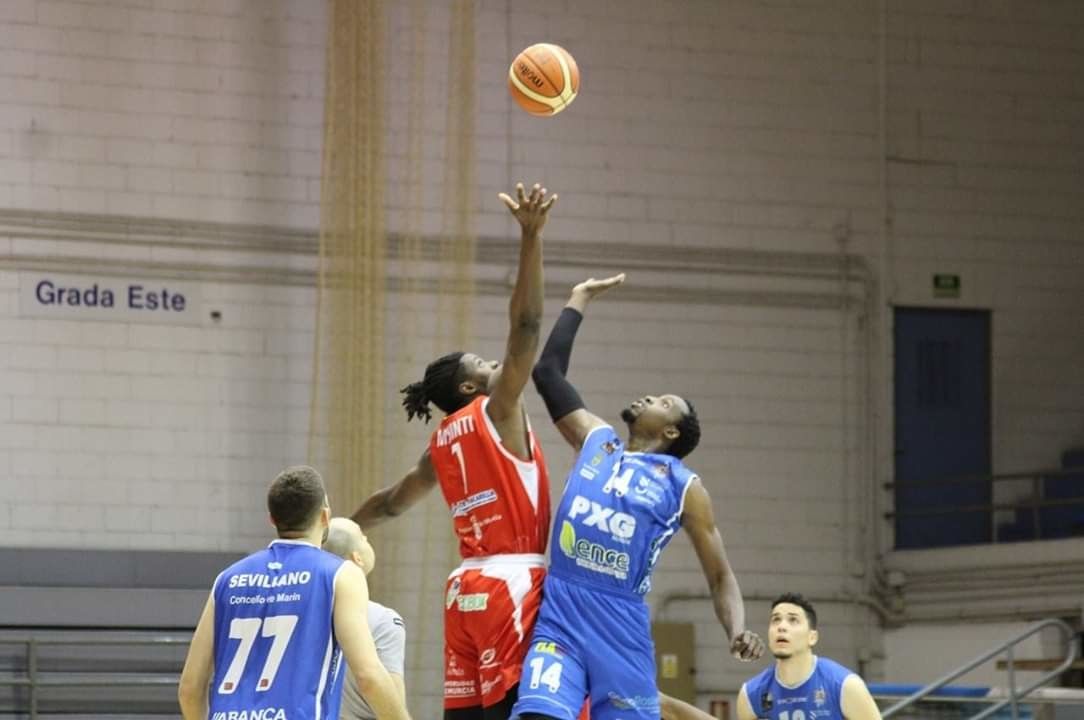 Partido entre Real Murcia Basket y Marín Peixe Galego