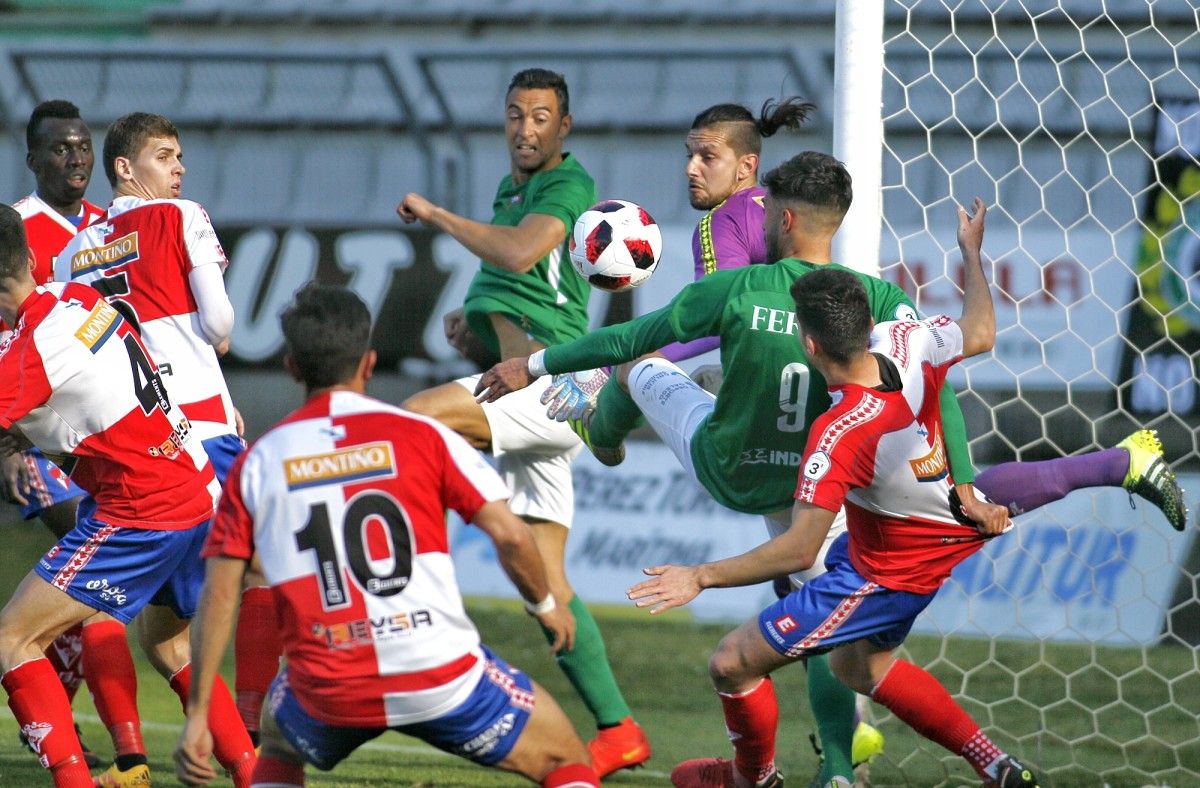 Partido entre Racing de Ferrol y Arosa en A Malata