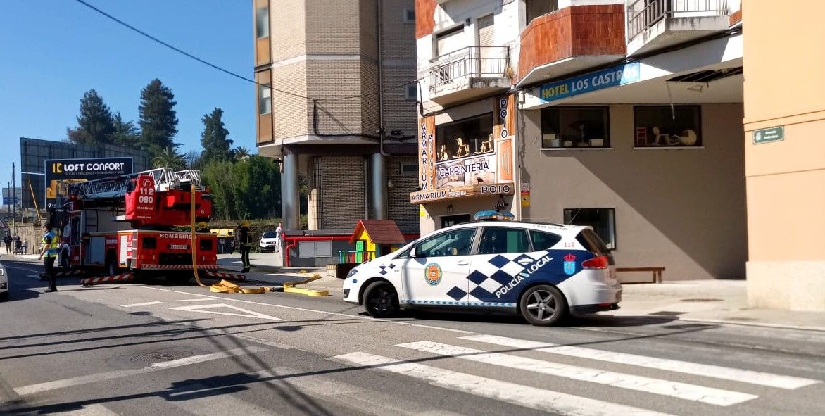 Incendio en el interior del abandonado Hotel Los Castros