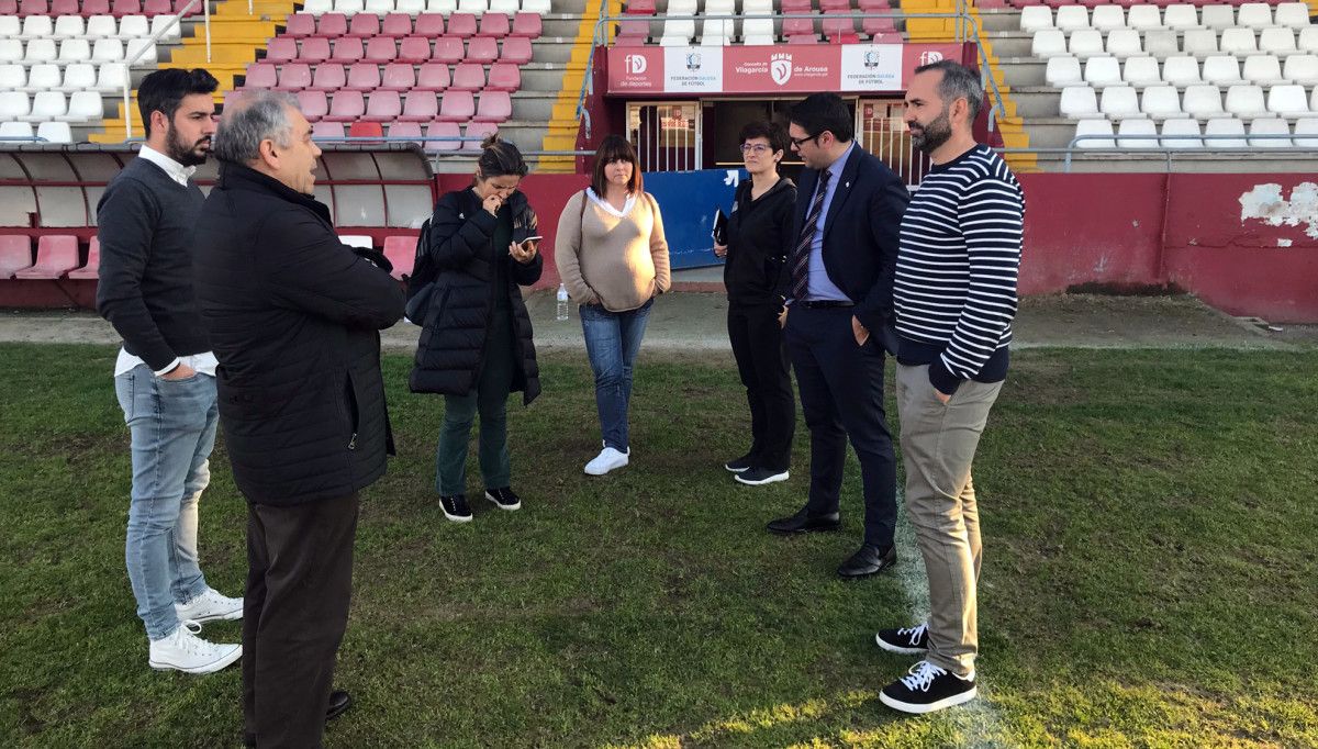 Visita dunha delegación da RFEF ao Estadio da Lomba