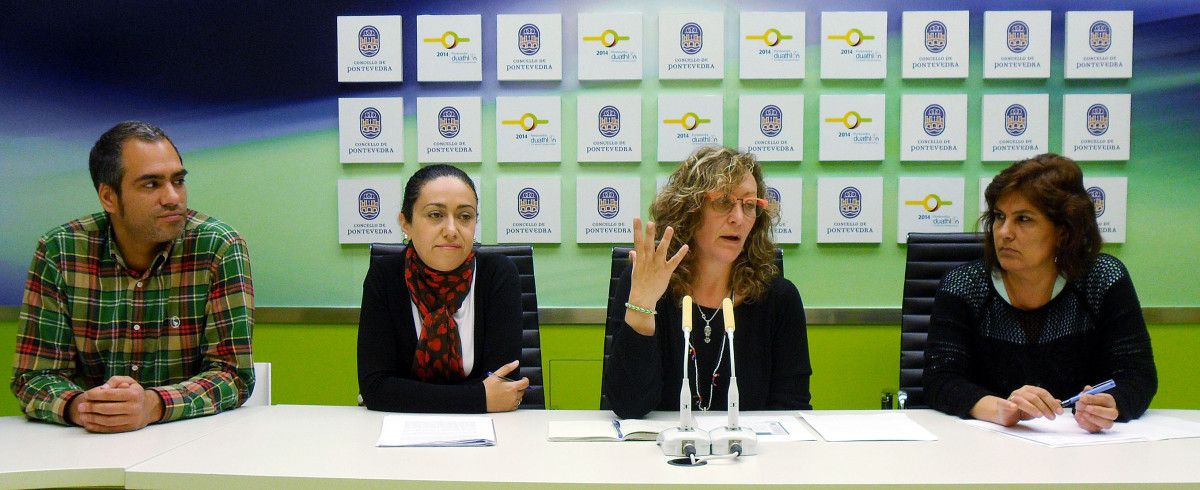 Juan Carlos Pérez, Jone Ojeda, Carme Fouces y Rosa Campos presentan el programa 'Namorando'