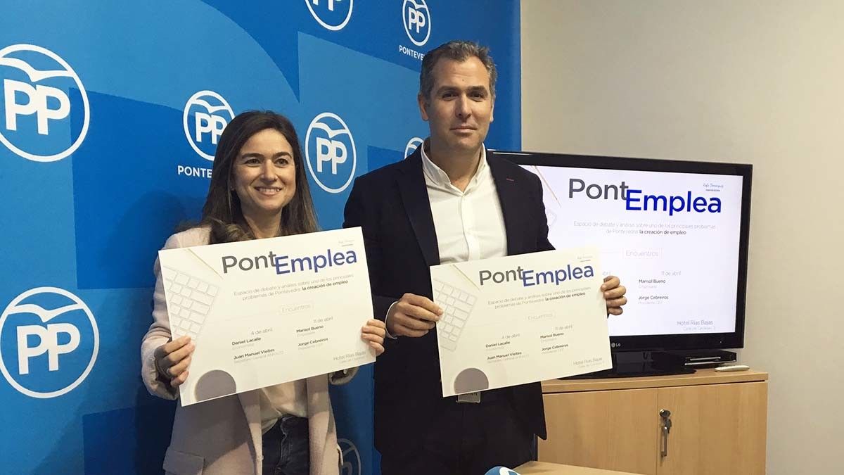 Pepa Pardo e Rafa Domínguez presentando o I Foro PontEmplea