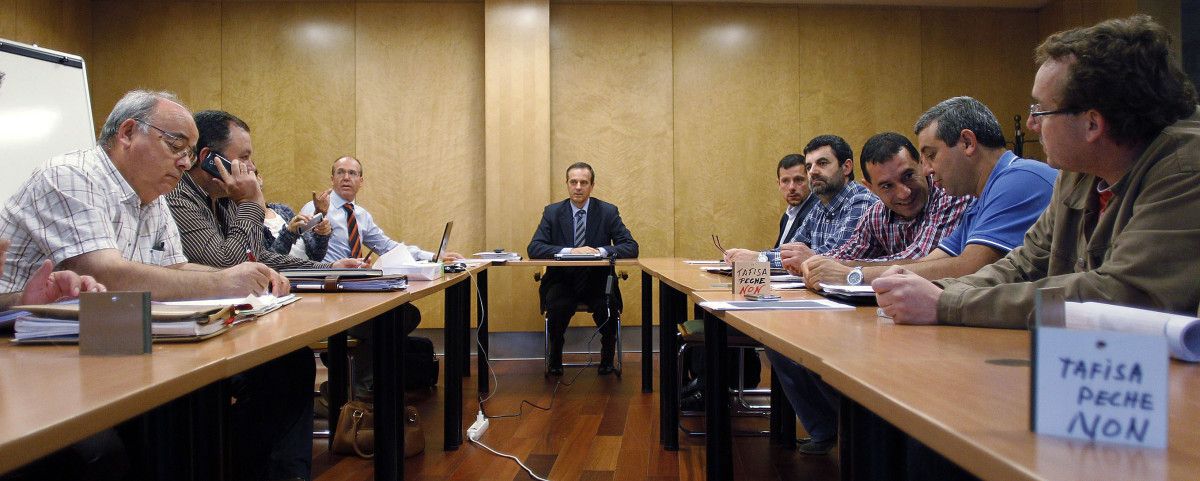 Reunión entre los representantes de la dirección de Tafisa y del comité de empresa en Pontevedra