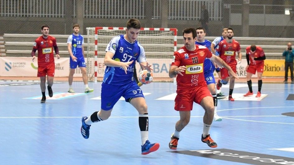 Domingo Luis, en el partido entre el Teucro y el Huesca en el Municipal 