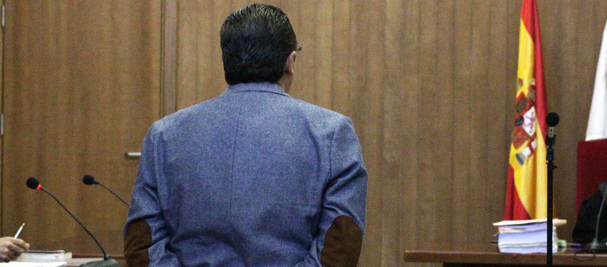Miguel Vilacoba, ex presidente de la comunidad de montes de Lérez, en el banquillo de los acusados