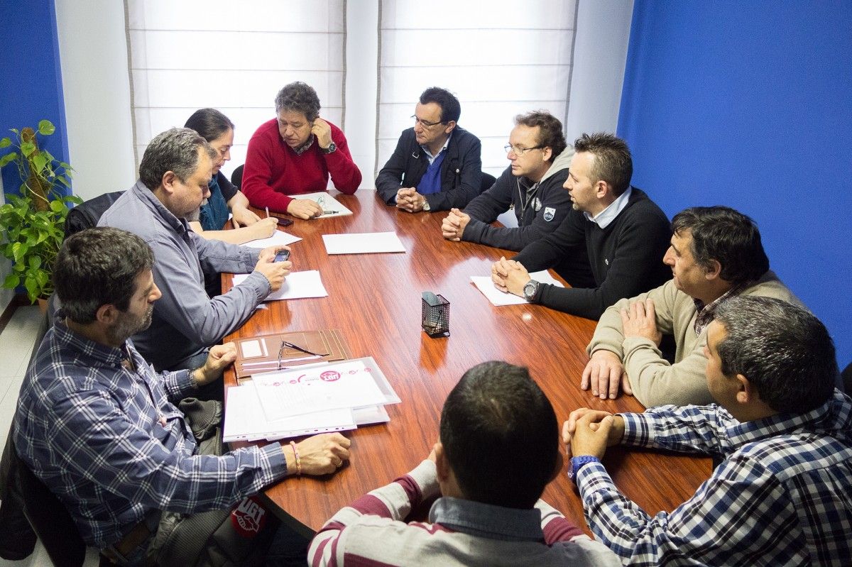 Reunión de responsables del BNG de Pontevedra con el comité de empresa de Tafisa