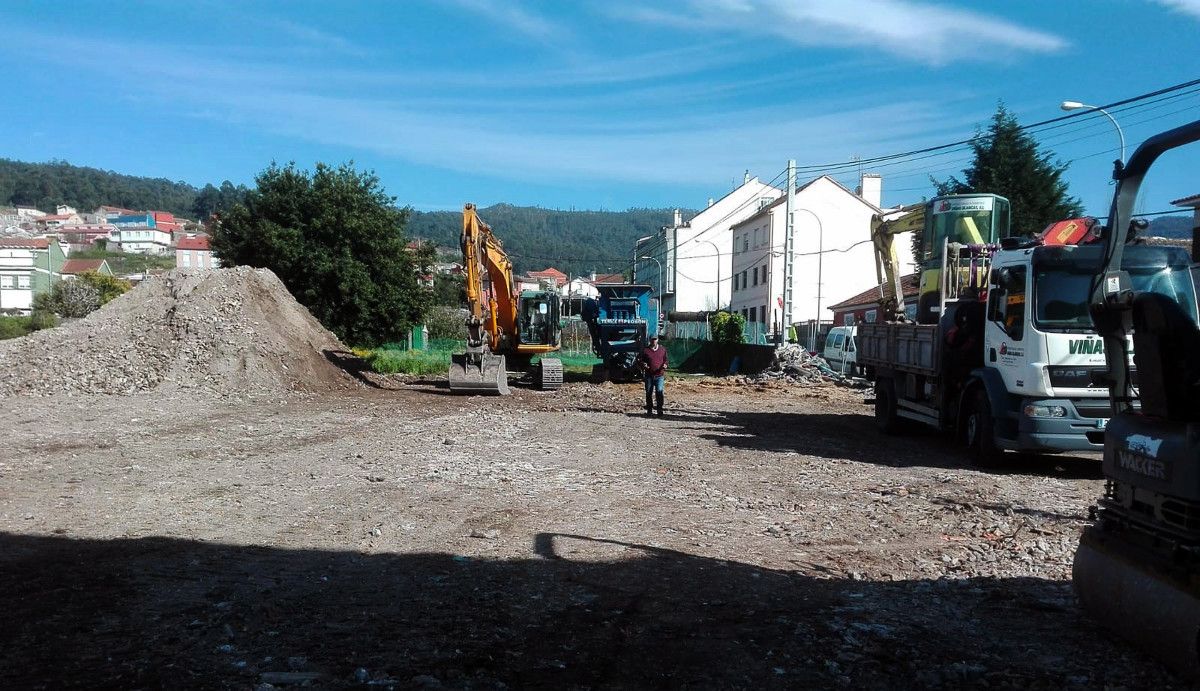 Novo aparcadoiro provisional na rúa República Arxentina 