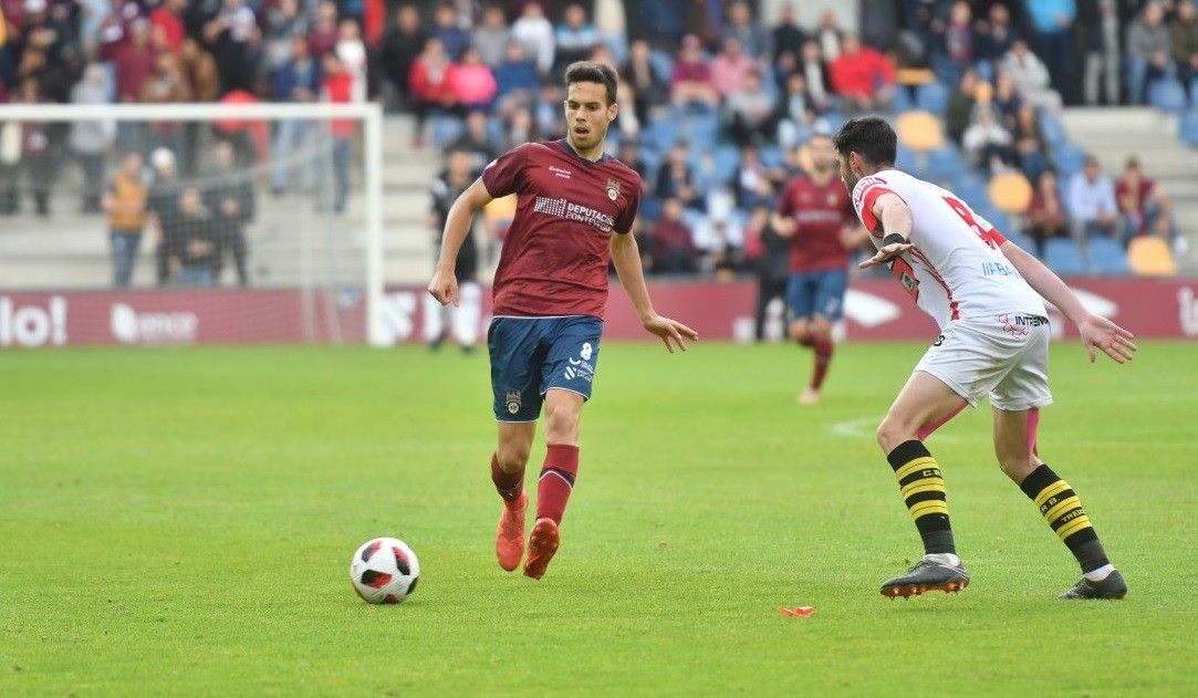 Borja Domínguez, no partido entre Pontevedra e Rápido de Bouzas en Pasarón
