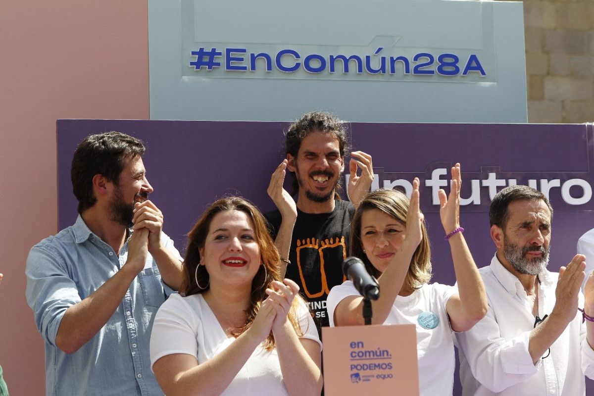 Acto de En Común Unidas Podemos en la plaza del Teucro de Pontevedra