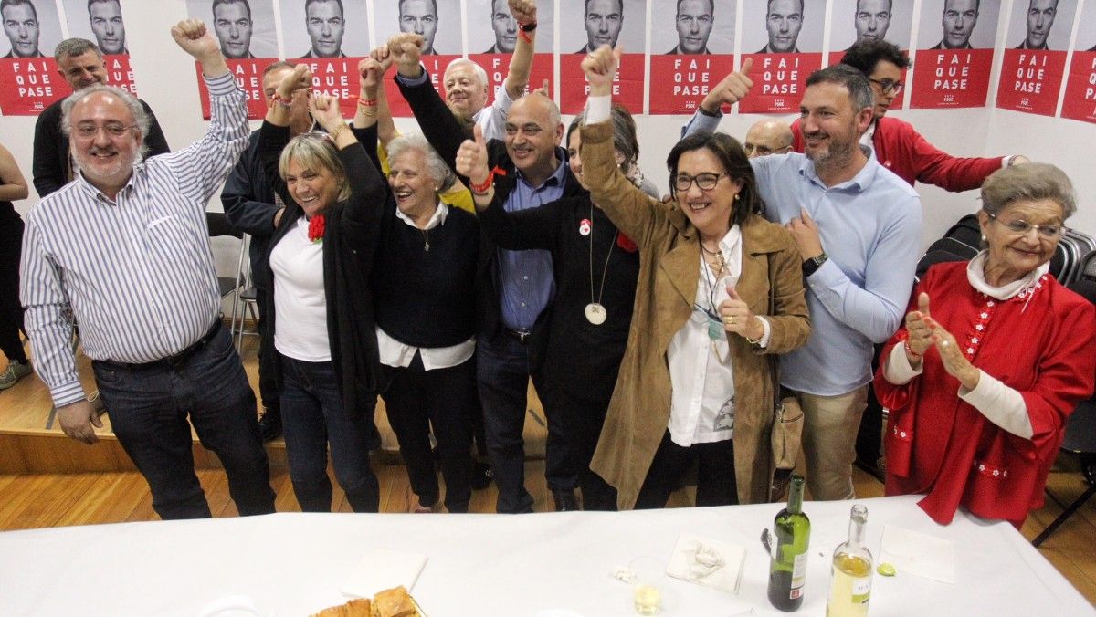 Celebración de los resultados de las elecciones generales en la sede del PSOE de Pontevedra