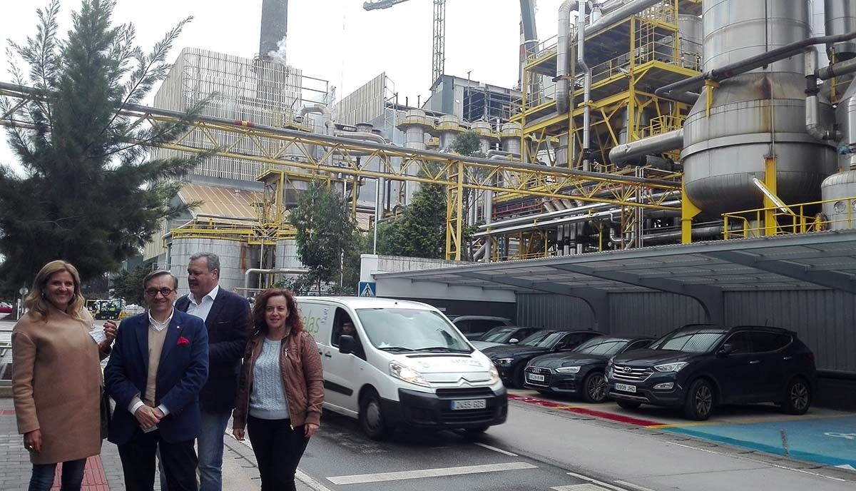 Candidatos de Cidadáns na súa visita á fábrica de Ence